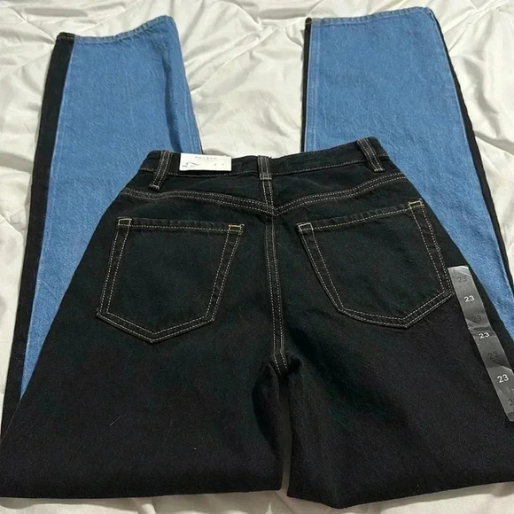 Pacsun Eco Two Toned 90s Boyfriend Jeans Black/ Blue Denim High Waisted size 23 - Picture 5 of 5